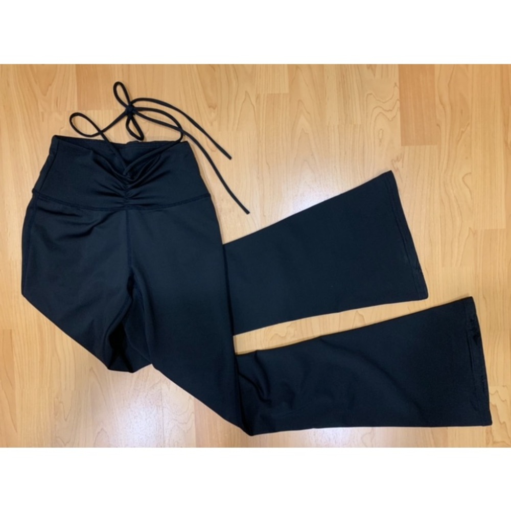 Black ruched flared leggings